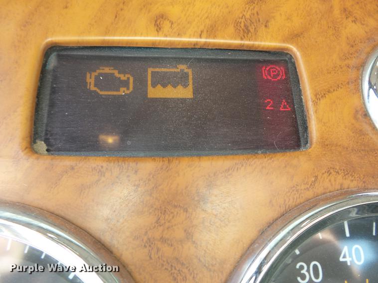 image for item DA2434 2009 Peterbilt 388 semi truck