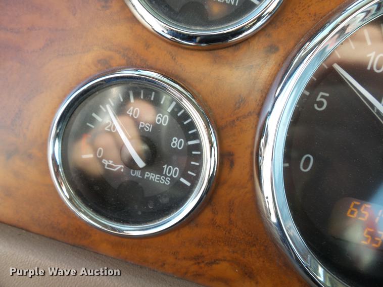 image for item DA2434 2009 Peterbilt 388 semi truck