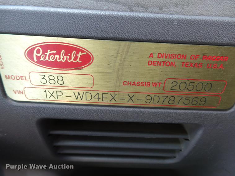 image for item DA2434 2009 Peterbilt 388 semi truck