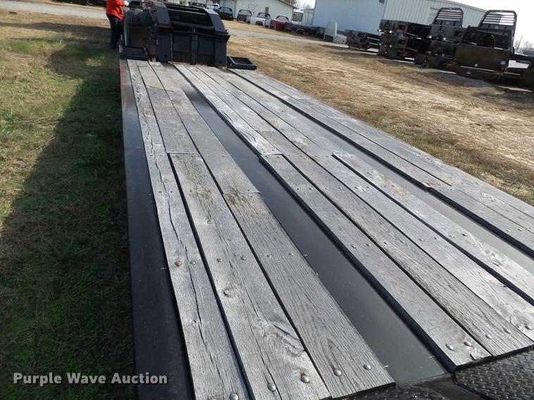 image for item DA2435 2003 Eager Beaver 35GSL/GS lowboy equipment trailer