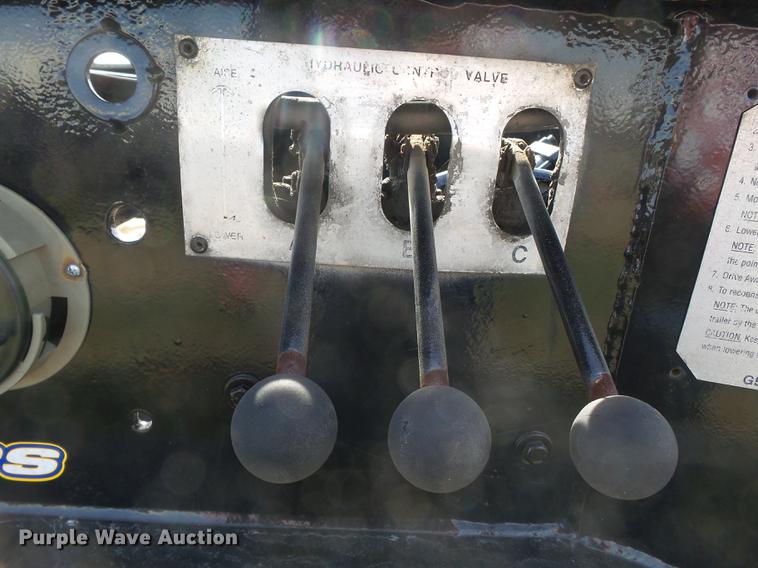 image for item DA2435 2003 Eager Beaver 35GSL/GS lowboy equipment trailer