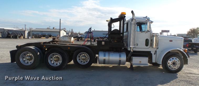 image for item DA2459 2005 Peterbilt 379 semi truck