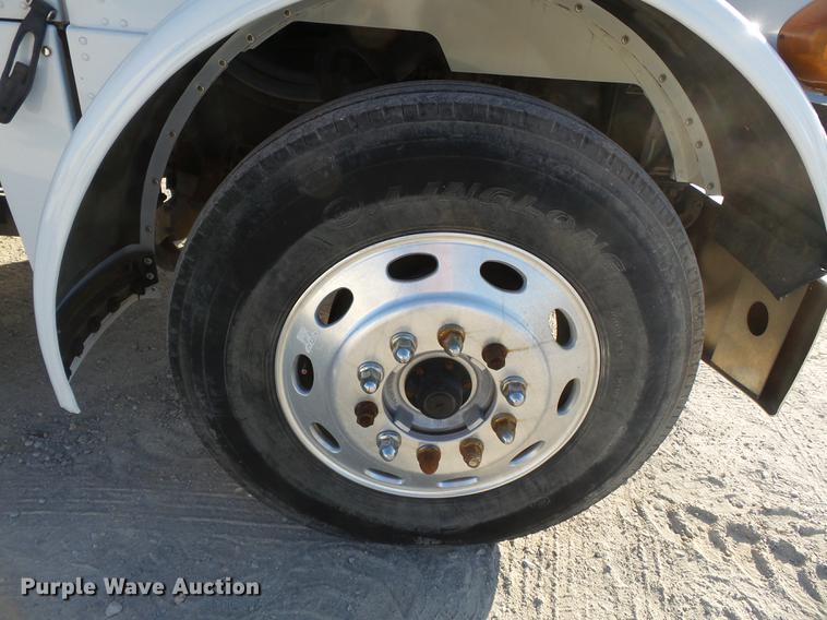 image for item DA2459 2005 Peterbilt 379 semi truck