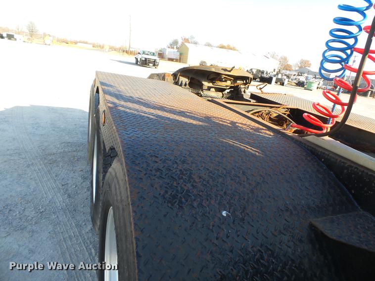 image for item DA2459 2005 Peterbilt 379 semi truck