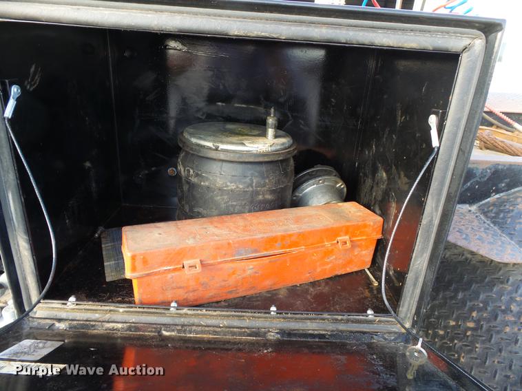 image for item DA2459 2005 Peterbilt 379 semi truck