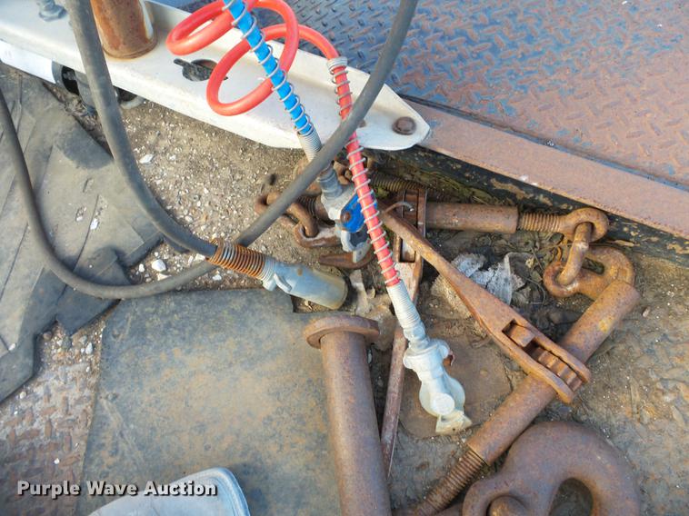 image for item DA2459 2005 Peterbilt 379 semi truck