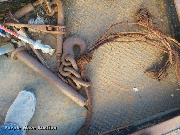 image for item DA2459 2005 Peterbilt 379 semi truck