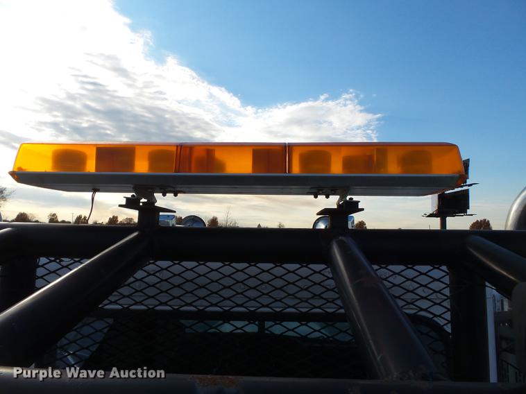 image for item DA2459 2005 Peterbilt 379 semi truck