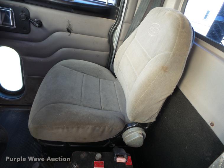 image for item DA2459 2005 Peterbilt 379 semi truck