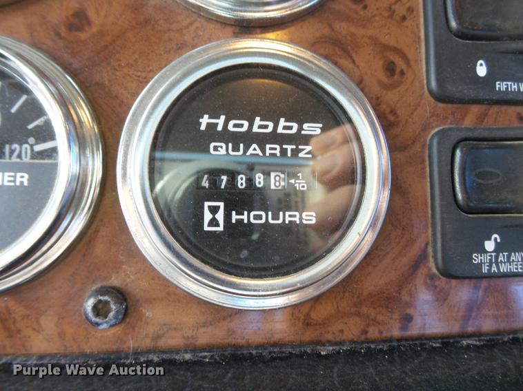 image for item DA2459 2005 Peterbilt 379 semi truck