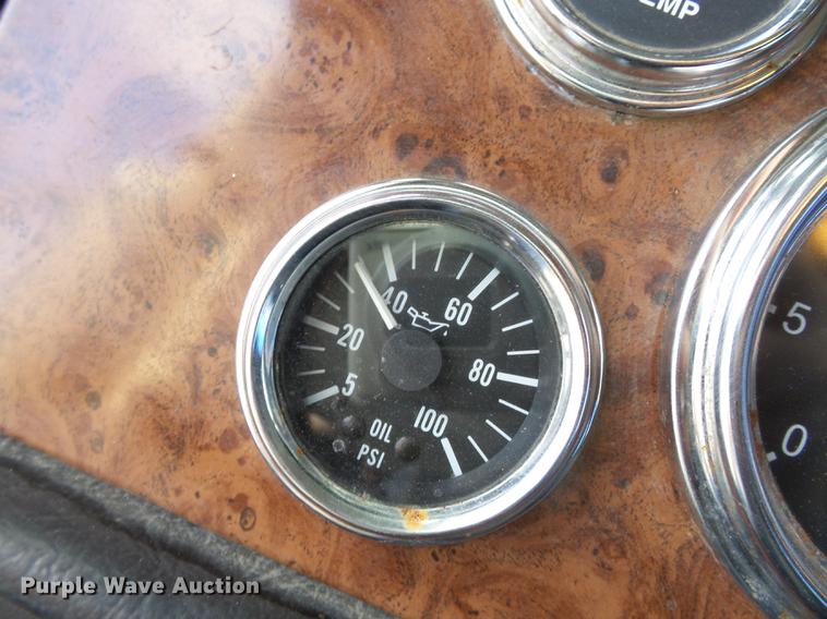 image for item DA2459 2005 Peterbilt 379 semi truck