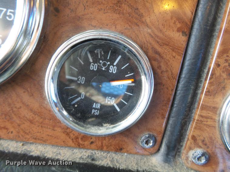 image for item DA2459 2005 Peterbilt 379 semi truck