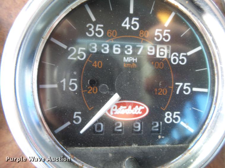 image for item DA2459 2005 Peterbilt 379 semi truck