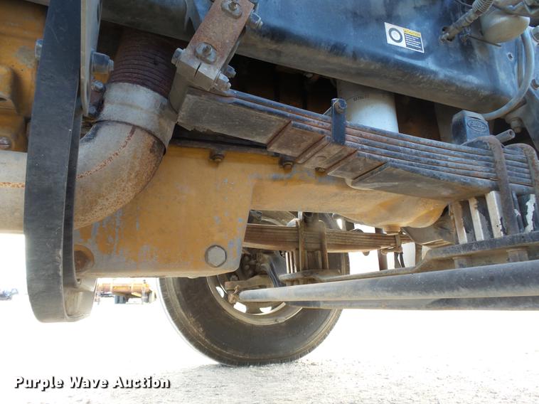 image for item DA2459 2005 Peterbilt 379 semi truck