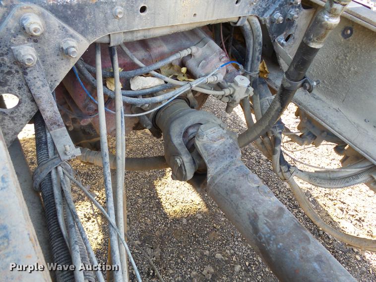 image for item DA3563 1990 International 2500S semi truck