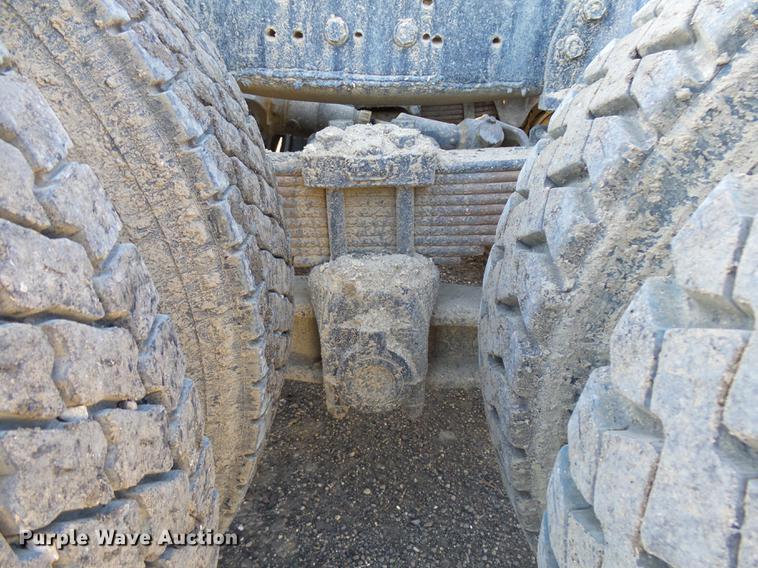 image for item DA3563 1990 International 2500S semi truck