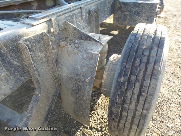 image for item DA3563 1990 International 2500S semi truck