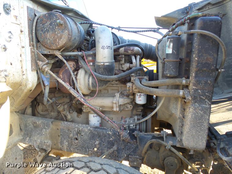 image for item DA3563 1990 International 2500S semi truck