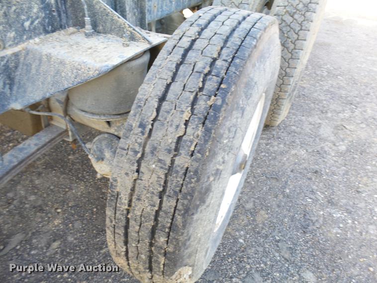 image for item DA3563 1990 International 2500S semi truck