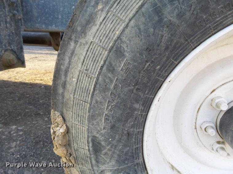 image for item DA3563 1990 International 2500S semi truck