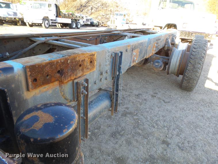 image for item DA3564 1988 Autocar DS64 truck cab and chassis