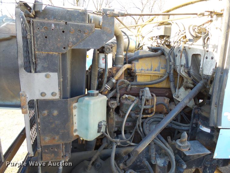 image for item DA3564 1988 Autocar DS64 truck cab and chassis