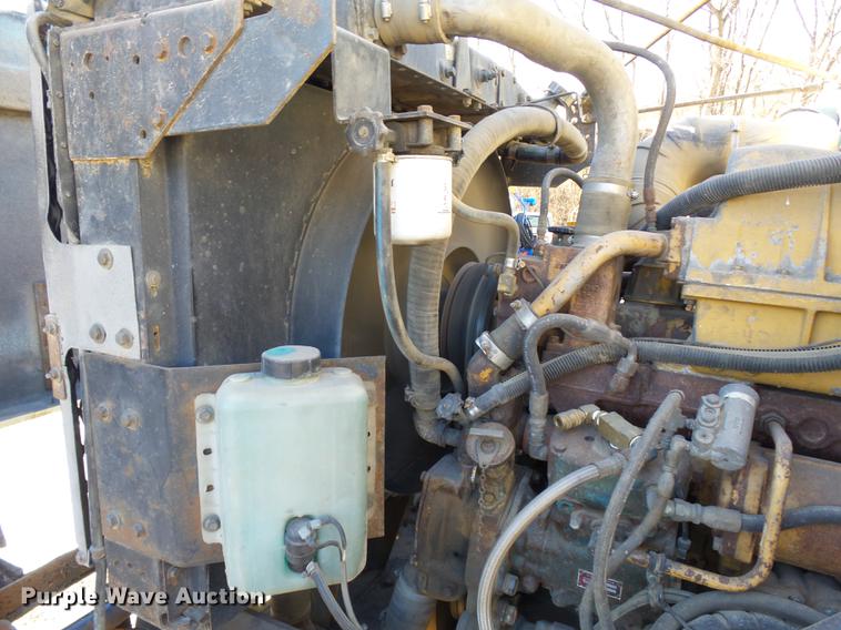 image for item DA3564 1988 Autocar DS64 truck cab and chassis