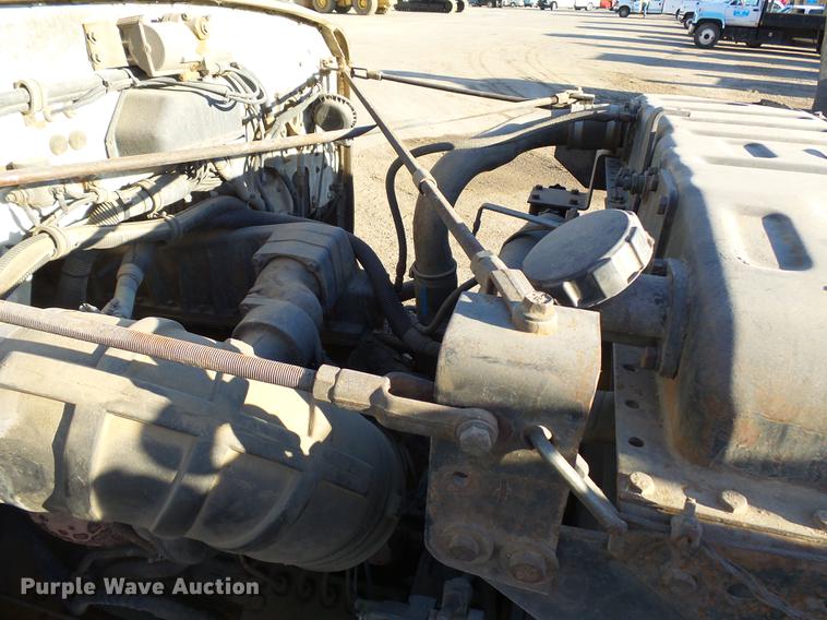 image for item DA3564 1988 Autocar DS64 truck cab and chassis