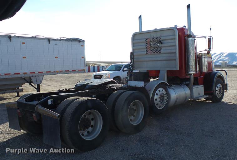 image for item DA3569 2009 Peterbilt 388 semi truck
