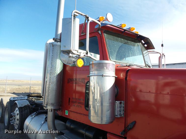 image for item DA3569 2009 Peterbilt 388 semi truck
