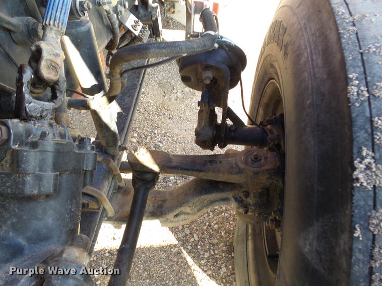 image for item DA3569 2009 Peterbilt 388 semi truck