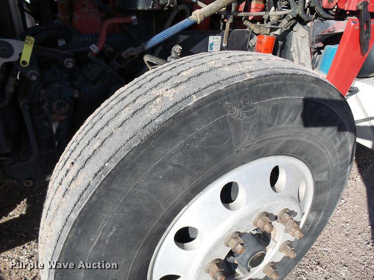 image for item DA3569 2009 Peterbilt 388 semi truck