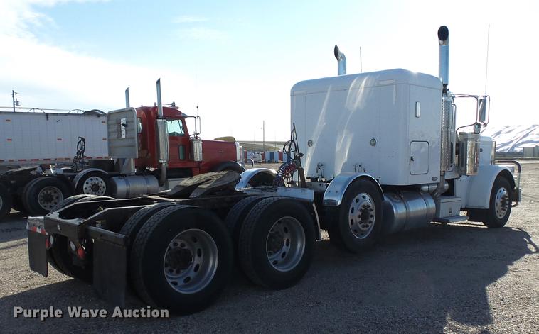 image for item DA3570 2008 Peterbilt 389 semi truck