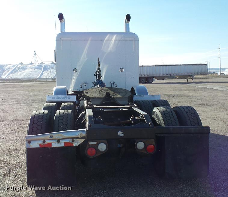 image for item DA3570 2008 Peterbilt 389 semi truck