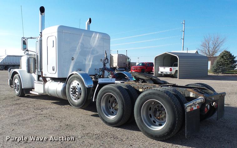 image for item DA3570 2008 Peterbilt 389 semi truck