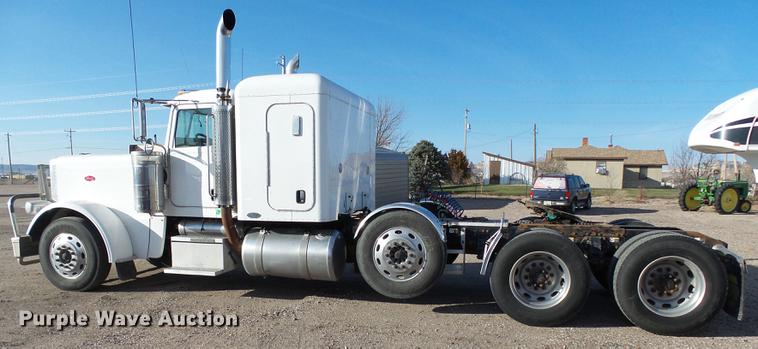 image for item DA3570 2008 Peterbilt 389 semi truck