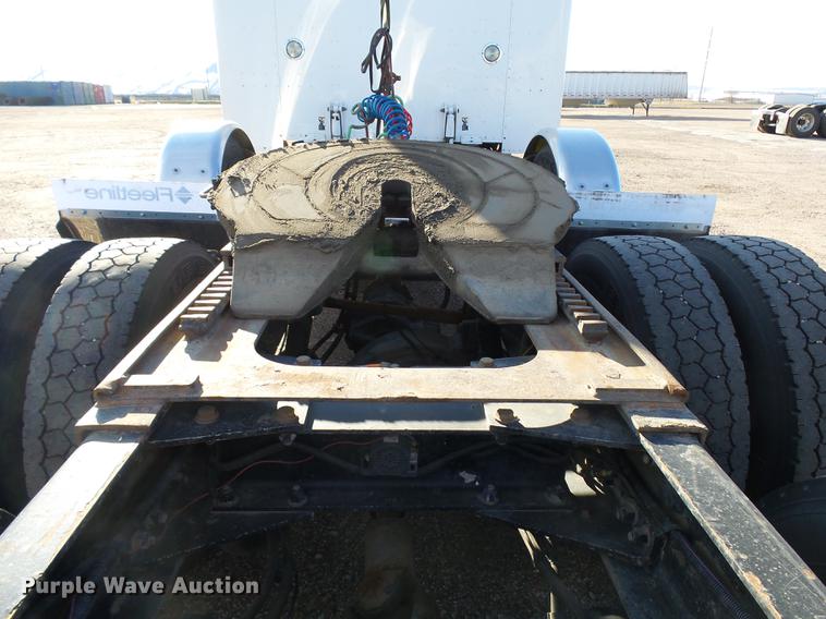 image for item DA3570 2008 Peterbilt 389 semi truck