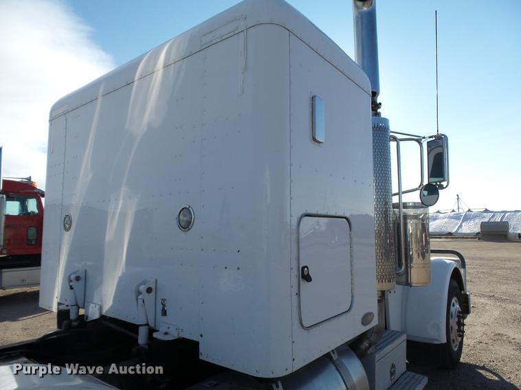image for item DA3570 2008 Peterbilt 389 semi truck