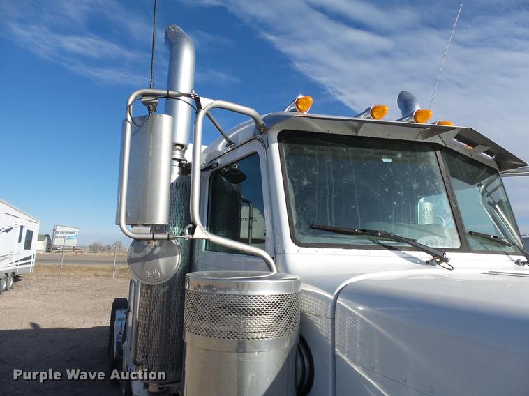 image for item DA3570 2008 Peterbilt 389 semi truck