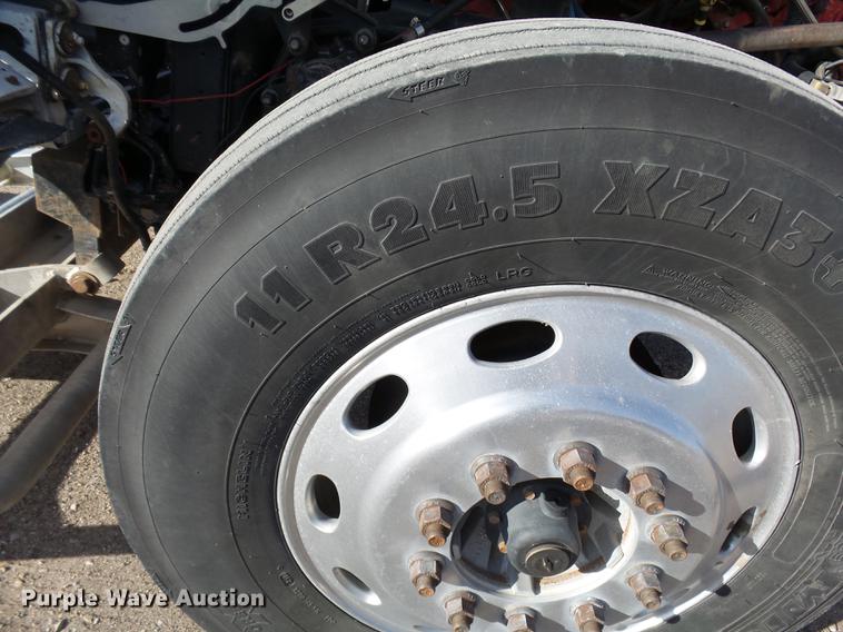 image for item DA3570 2008 Peterbilt 389 semi truck