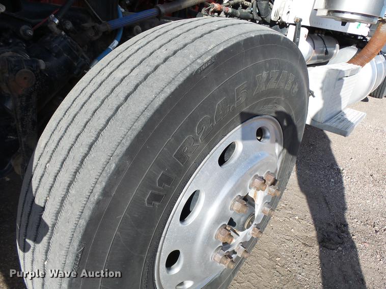 image for item DA3570 2008 Peterbilt 389 semi truck