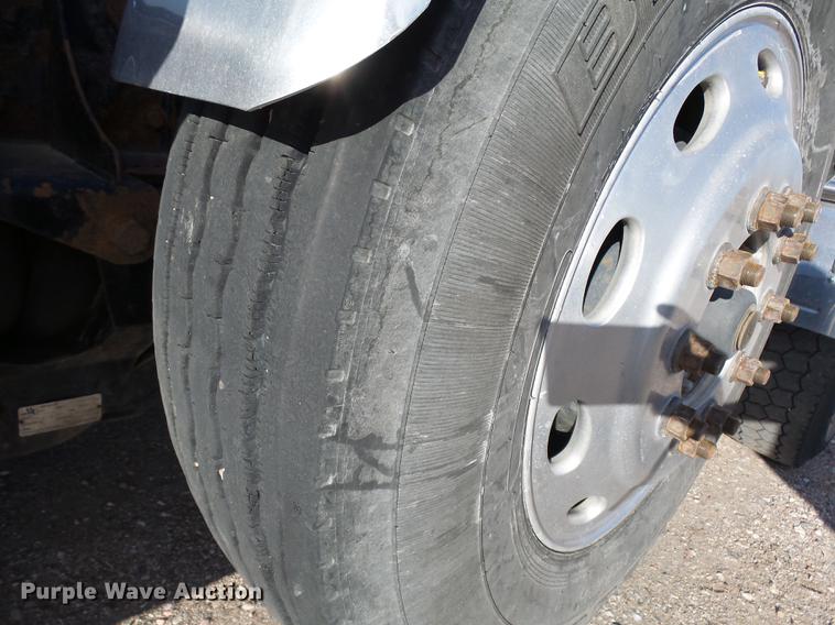 image for item DA3570 2008 Peterbilt 389 semi truck