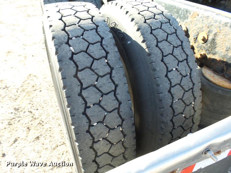 image for item DA3570 2008 Peterbilt 389 semi truck