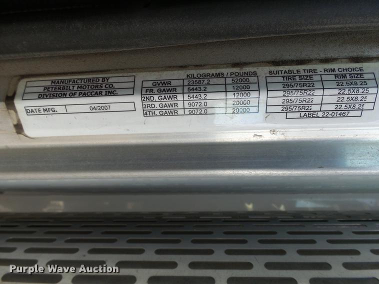 image for item DA3570 2008 Peterbilt 389 semi truck