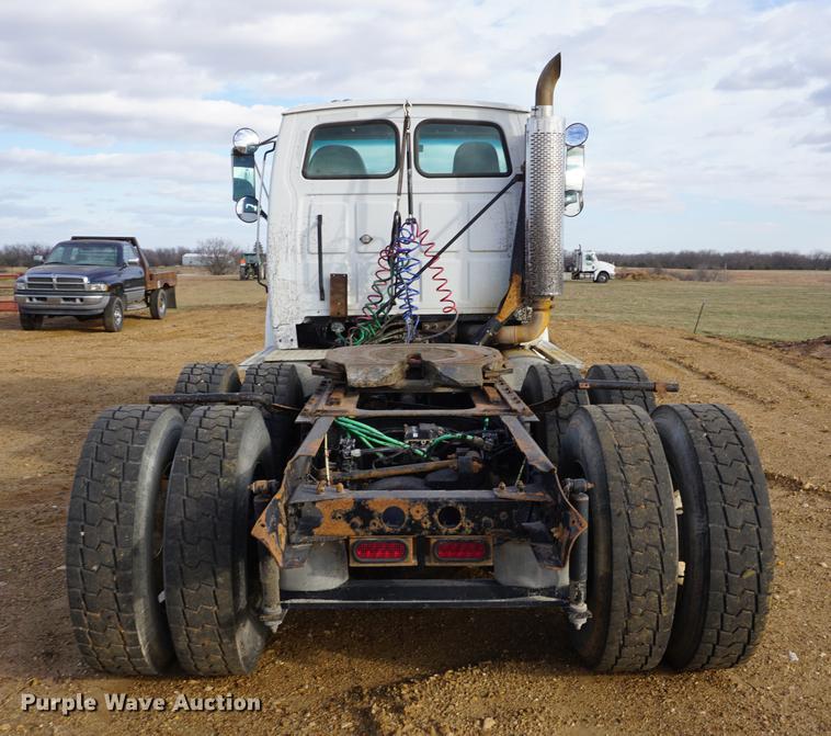 image for item DB0262 2000 Sterling A9500 semi truck