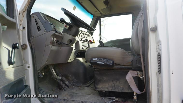 image for item DB0262 2000 Sterling A9500 semi truck