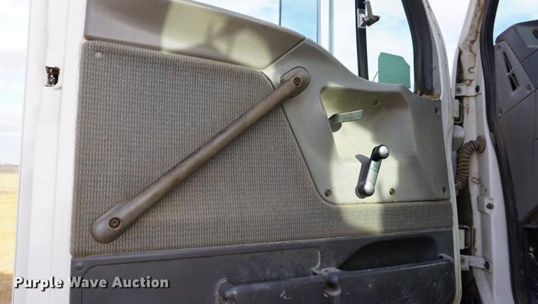 image for item DB0262 2000 Sterling A9500 semi truck