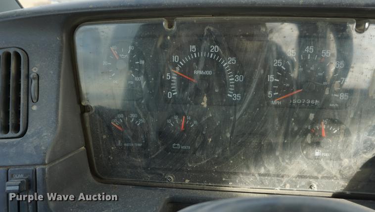 image for item DB0262 2000 Sterling A9500 semi truck