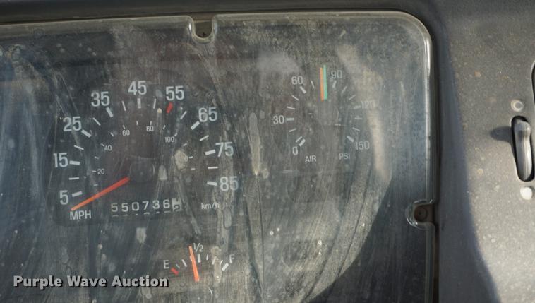 image for item DB0262 2000 Sterling A9500 semi truck