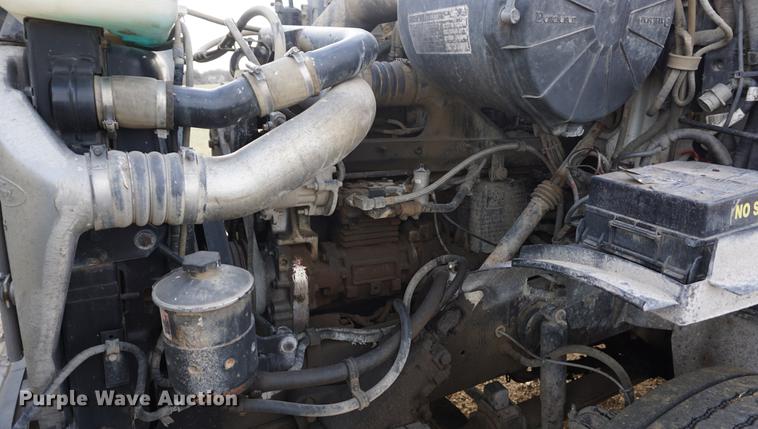 image for item DB0262 2000 Sterling A9500 semi truck